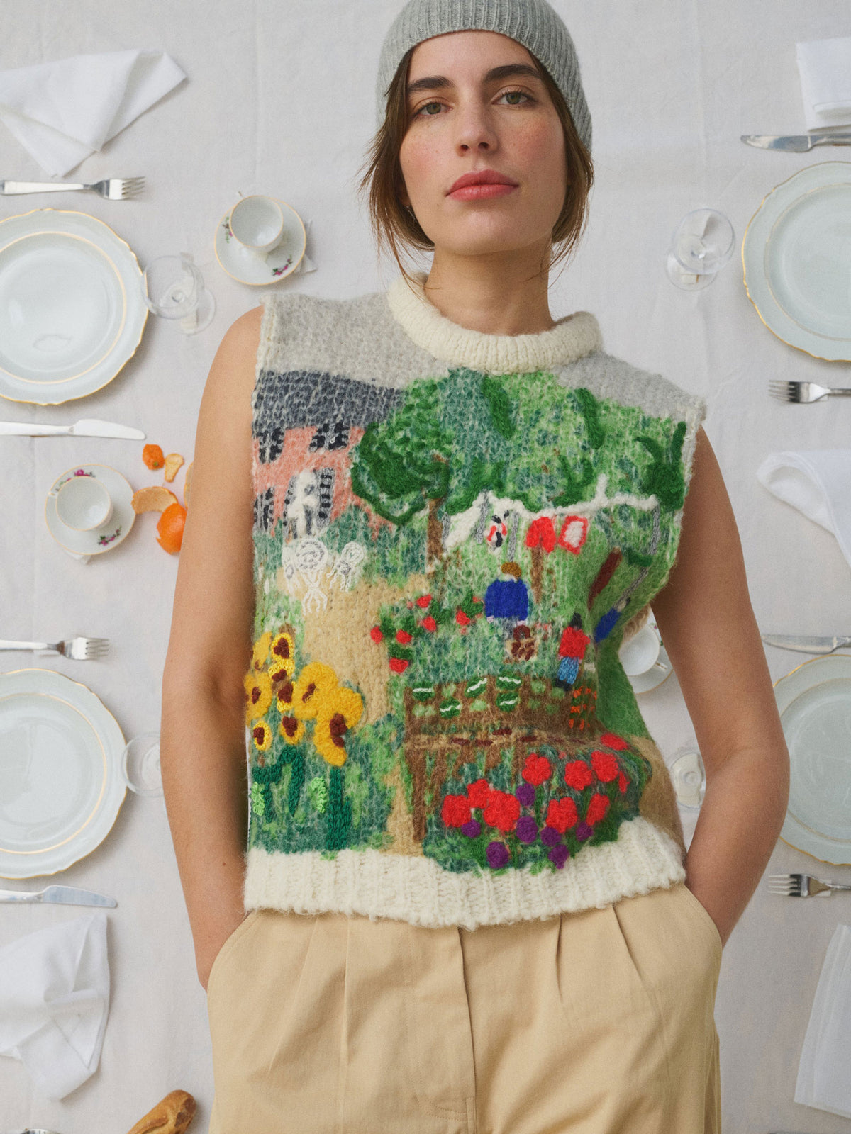 SWEATER JUNE EMB GARDEN OFF WHITE MULTI