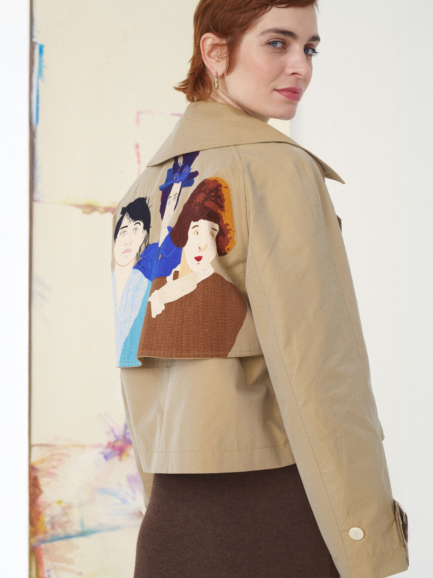 VOLVER JKT PORTRAIT BACK SAND