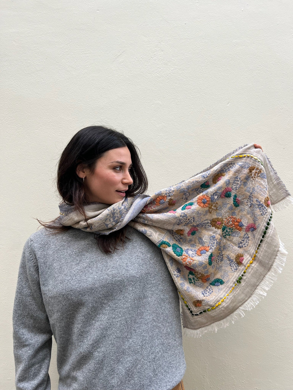 EMBROIDERED PATCHWORK SCAF FLORAL 18597-WILD OAT